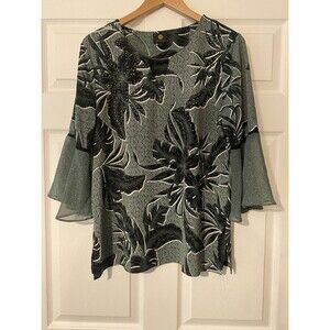 JM collection green floral blouse size PXL flared sleeve